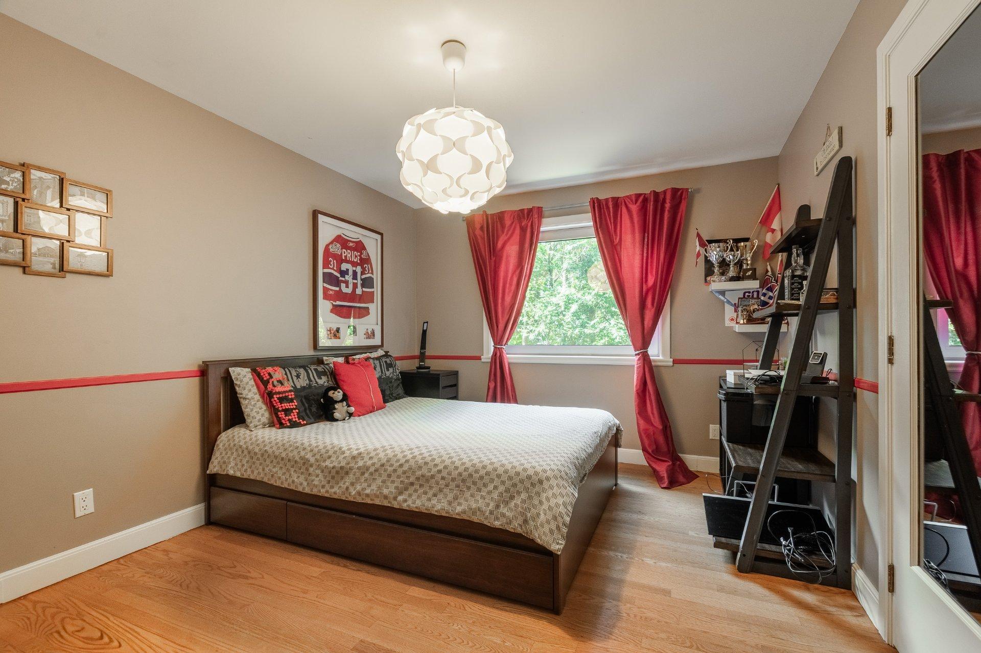 









2200


Rue Gardenvale

,
Saint-Bruno-de-Montarville,




QC
J3V2X1

