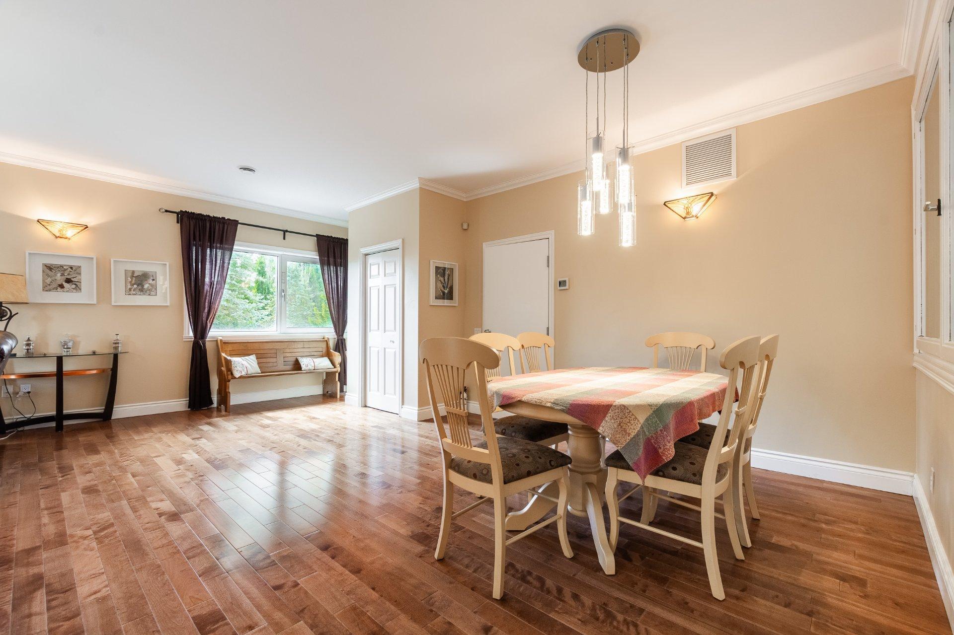 









2200


Rue Gardenvale

,
Saint-Bruno-de-Montarville,




QC
J3V2X1

