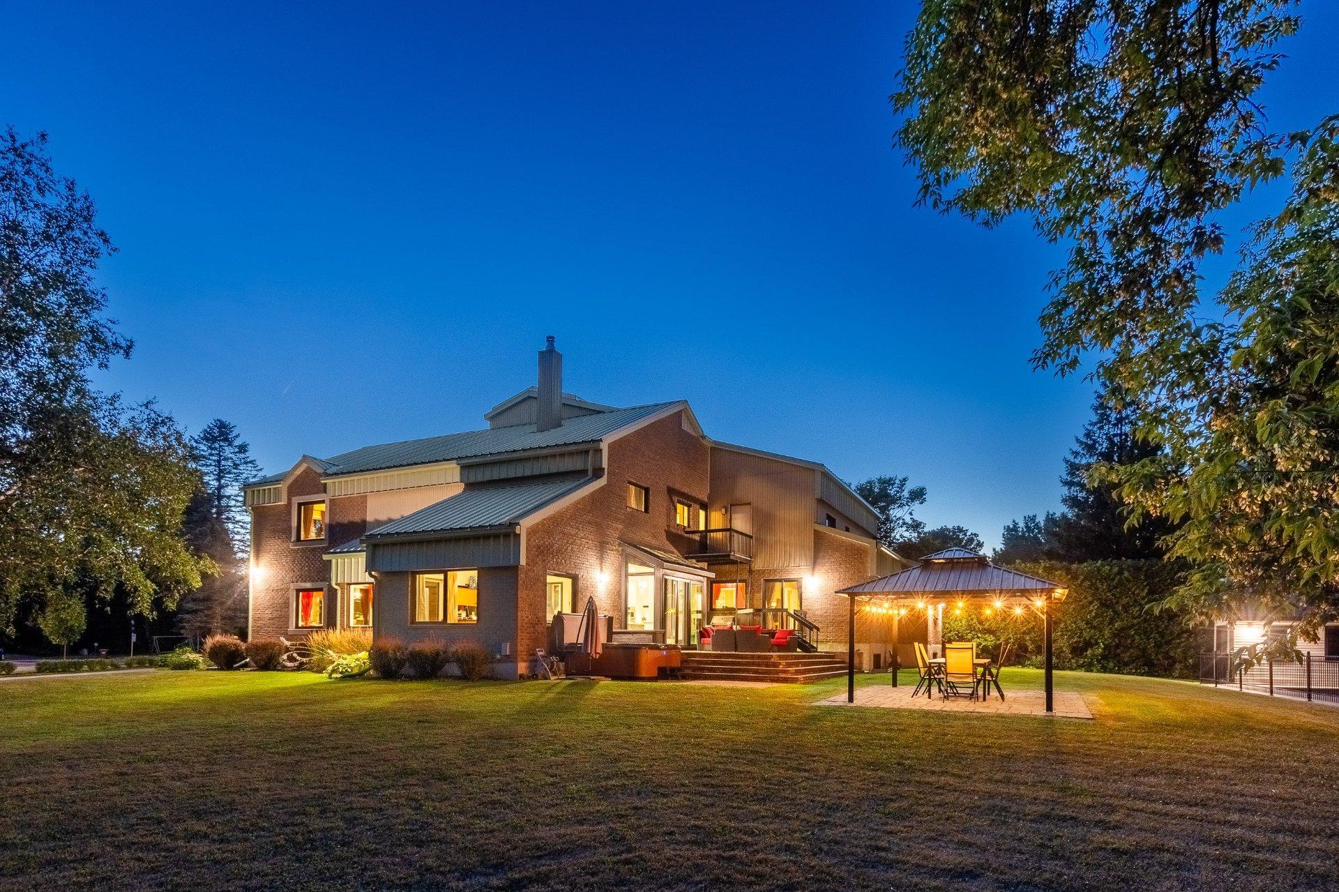 









2200


Rue Gardenvale

,
Saint-Bruno-de-Montarville,




QC
J3V2X1

