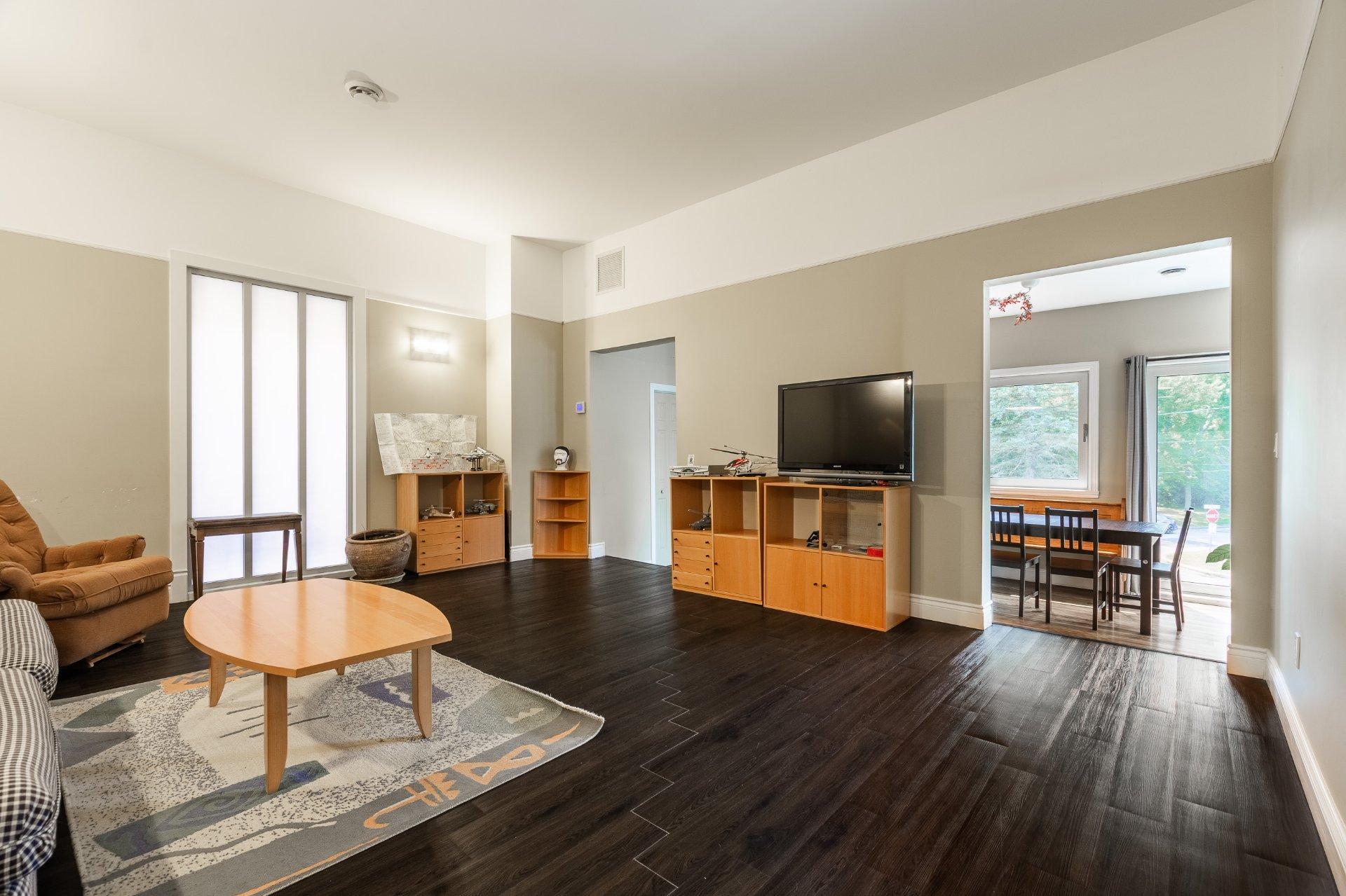 









2200


Rue Gardenvale

,
Saint-Bruno-de-Montarville,




QC
J3V2X1

