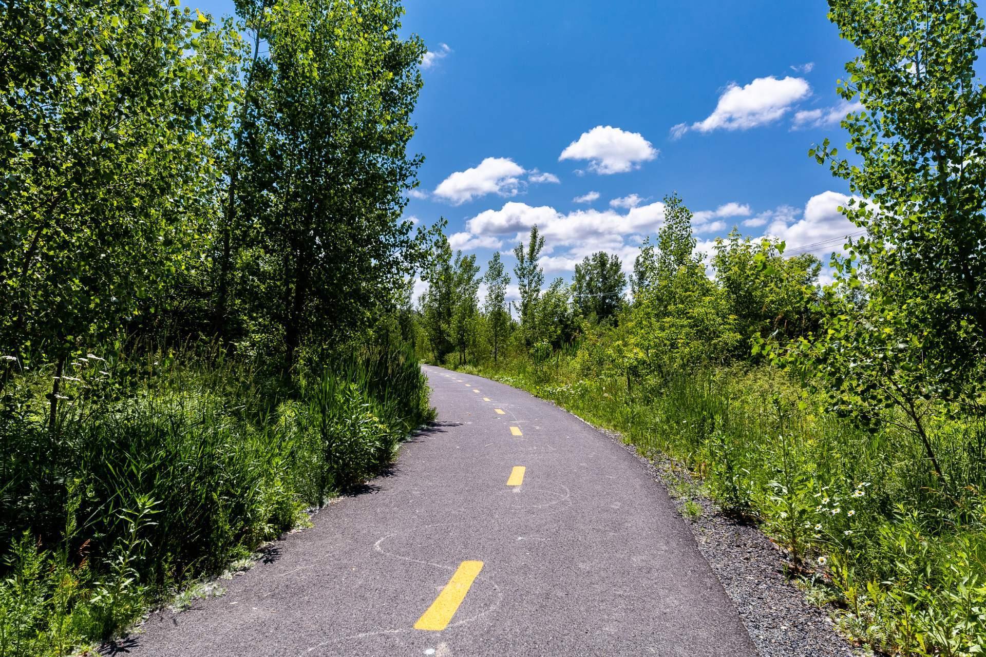 









2200


Rue Gardenvale

,
Saint-Bruno-de-Montarville,




QC
J3V2X1

