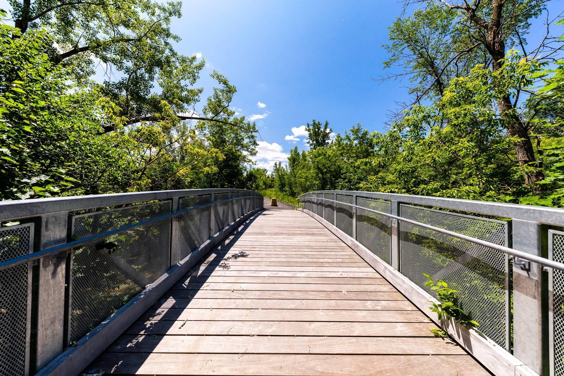 









2200


Rue Gardenvale

,
Saint-Bruno-de-Montarville,




QC
J3V2X1

