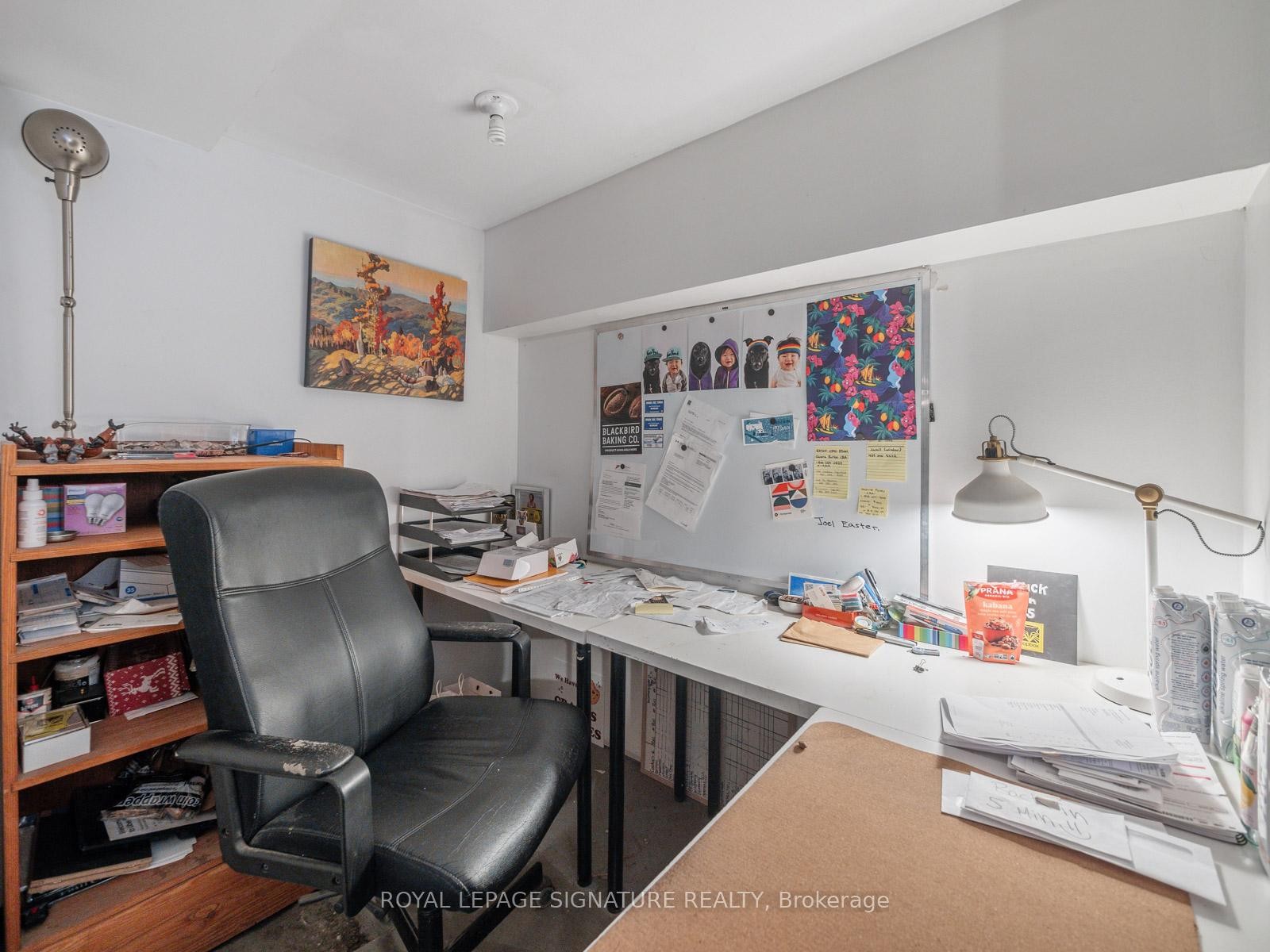









725


Dovercourt

Road,
Toronto,




ON
M6H 2W7

