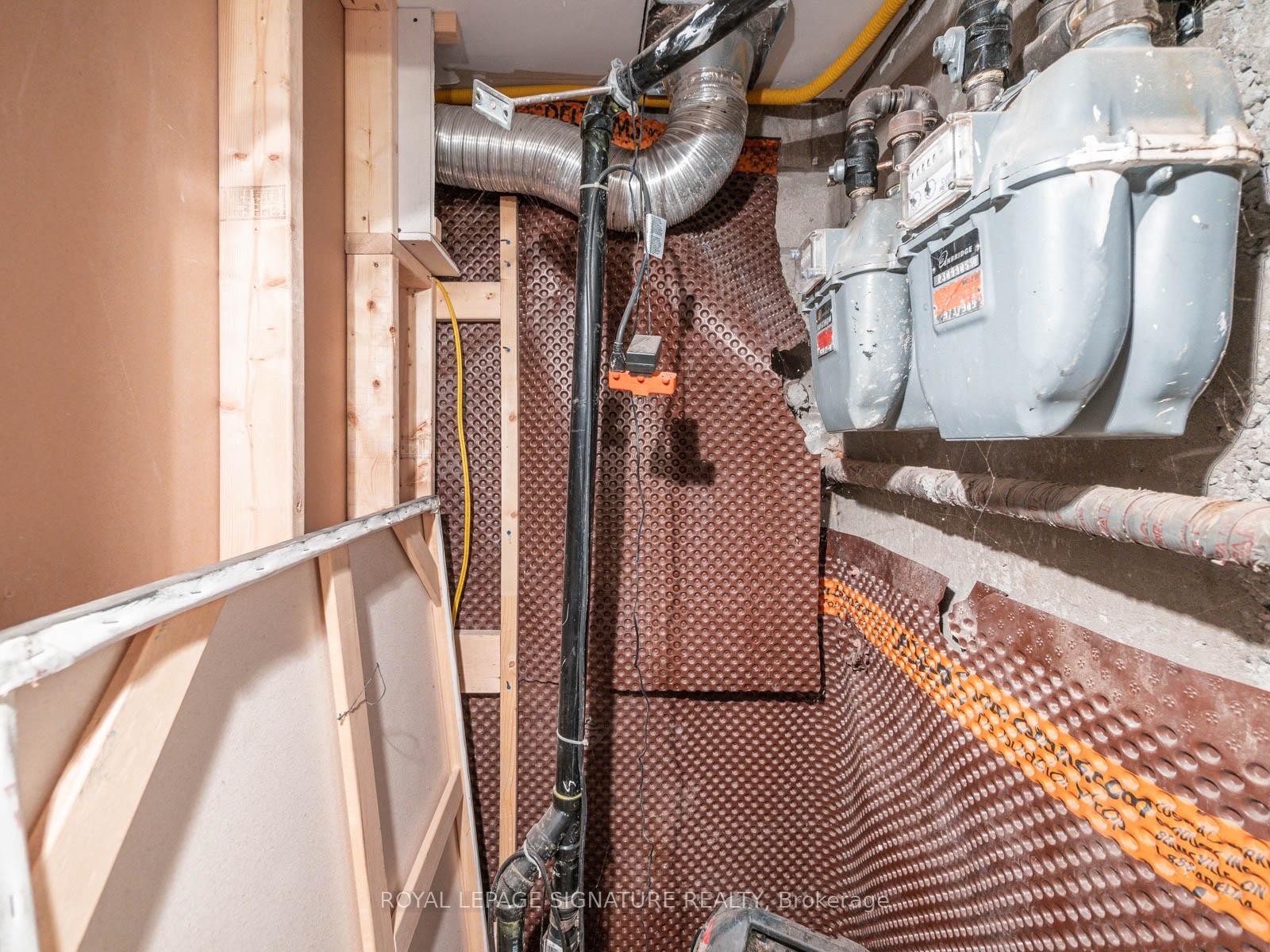 









725


Dovercourt

Road,
Toronto,




ON
M6H 2W7

