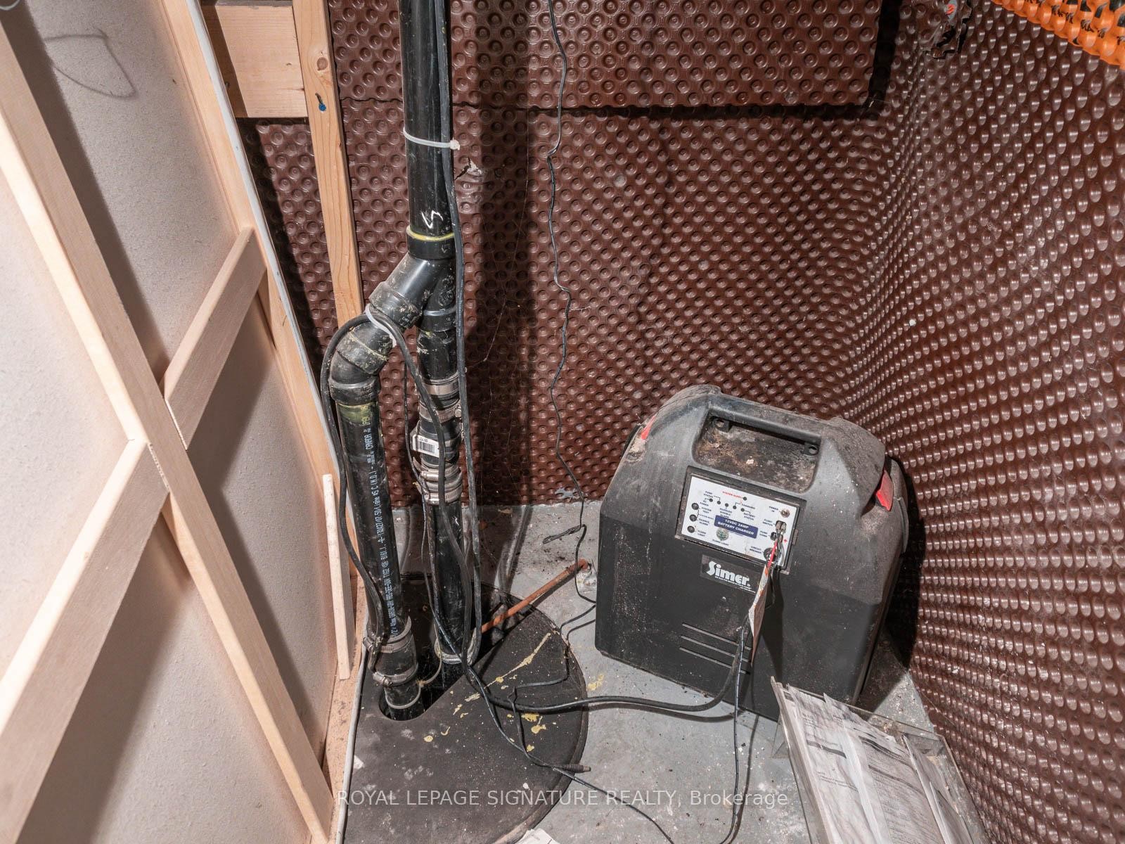 









725


Dovercourt

Road,
Toronto,




ON
M6H 2W7

