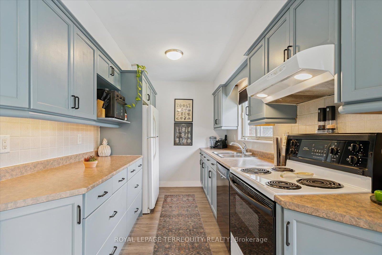 









1201


Kingsholm

Drive,
Mississauga,




ON
L4Y 2H1

