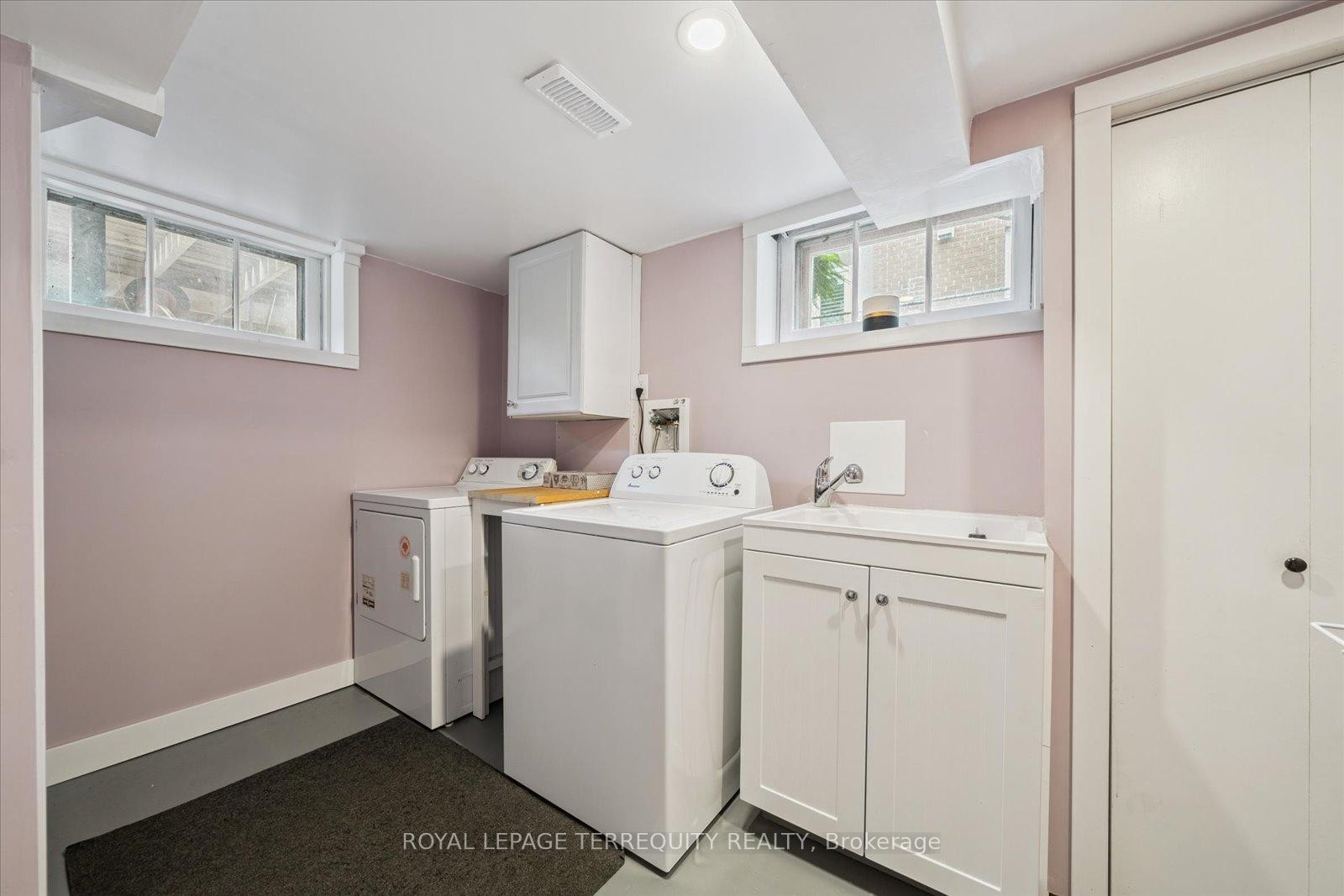 









1201


Kingsholm

Drive,
Mississauga,




ON
L4Y 2H1

