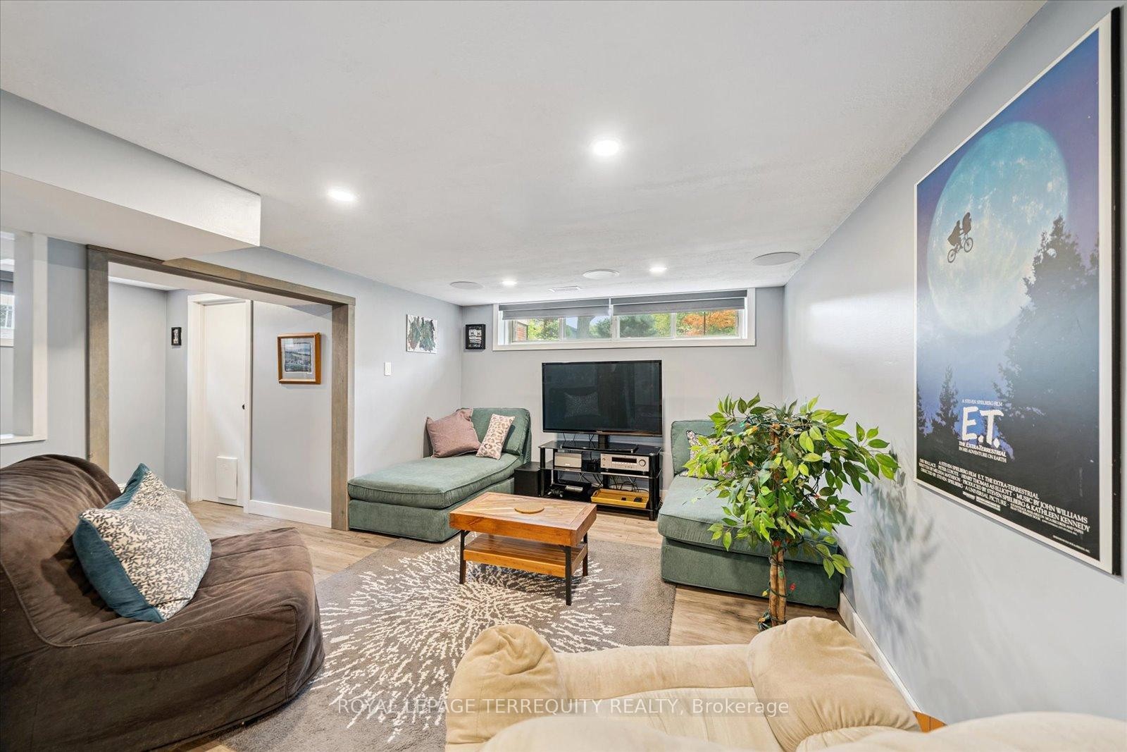 









1201


Kingsholm

Drive,
Mississauga,




ON
L4Y 2H1

