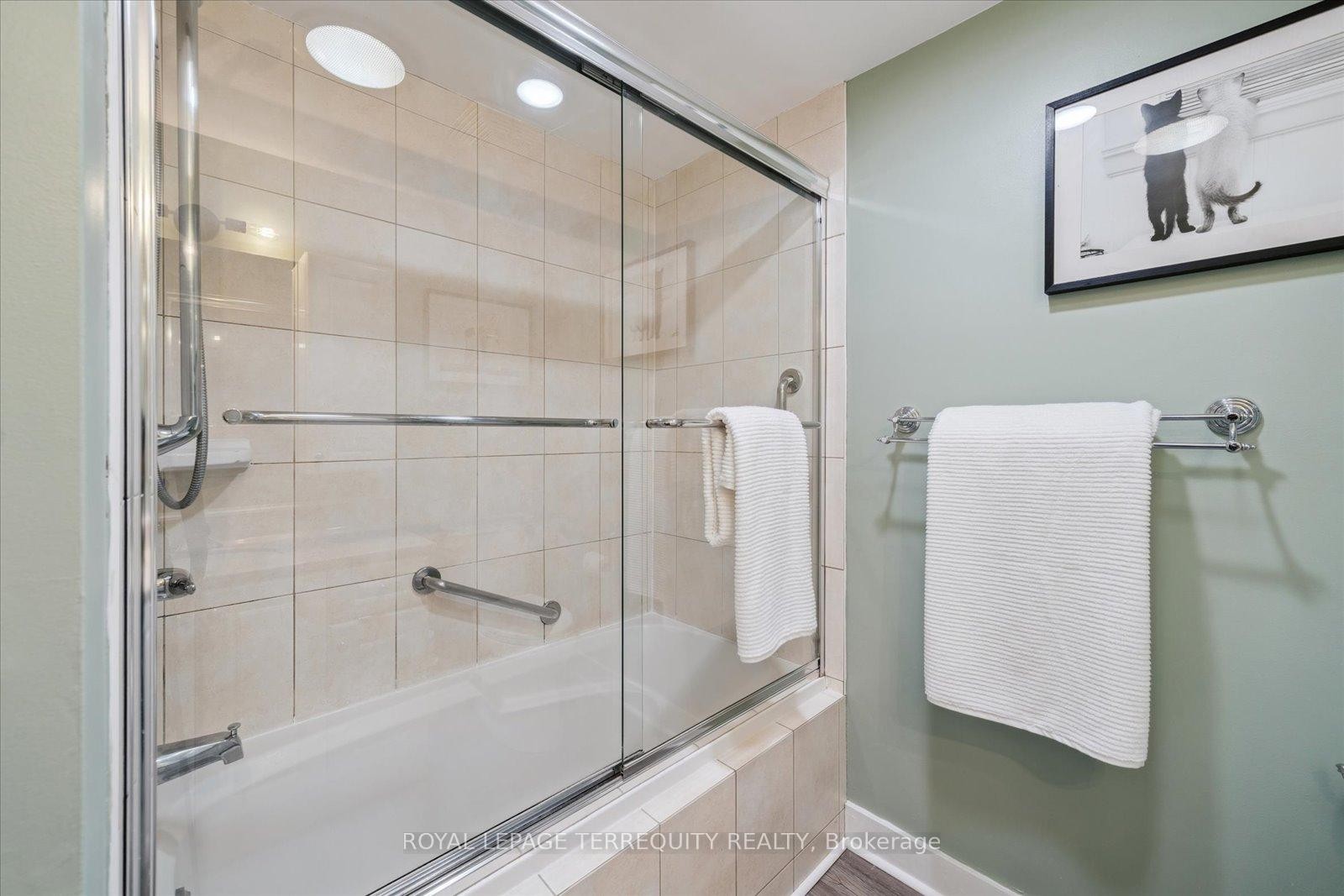 









1201


Kingsholm

Drive,
Mississauga,




ON
L4Y 2H1

