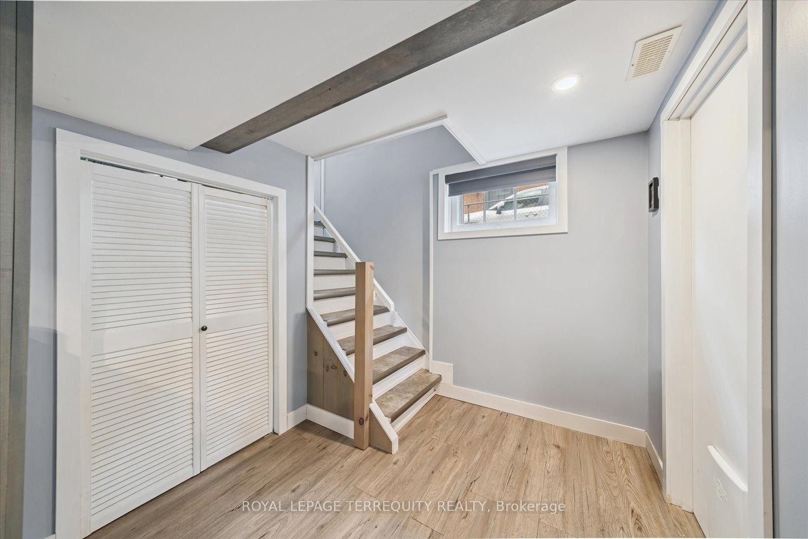 









1201


Kingsholm

Drive,
Mississauga,




ON
L4Y 2H1

