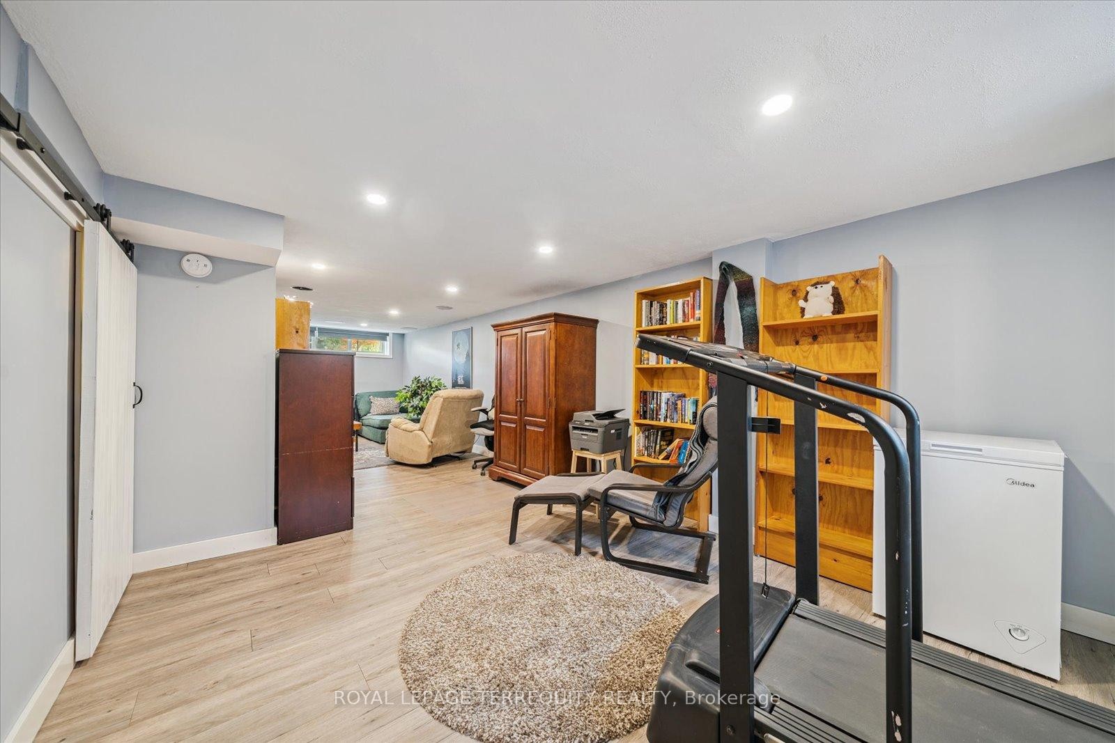 









1201


Kingsholm

Drive,
Mississauga,




ON
L4Y 2H1

