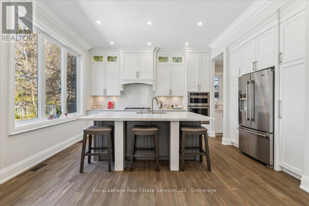 












1211 PINEGROVE ROAD

,
Oakville (WO West),




Ontario
L6L2W8

