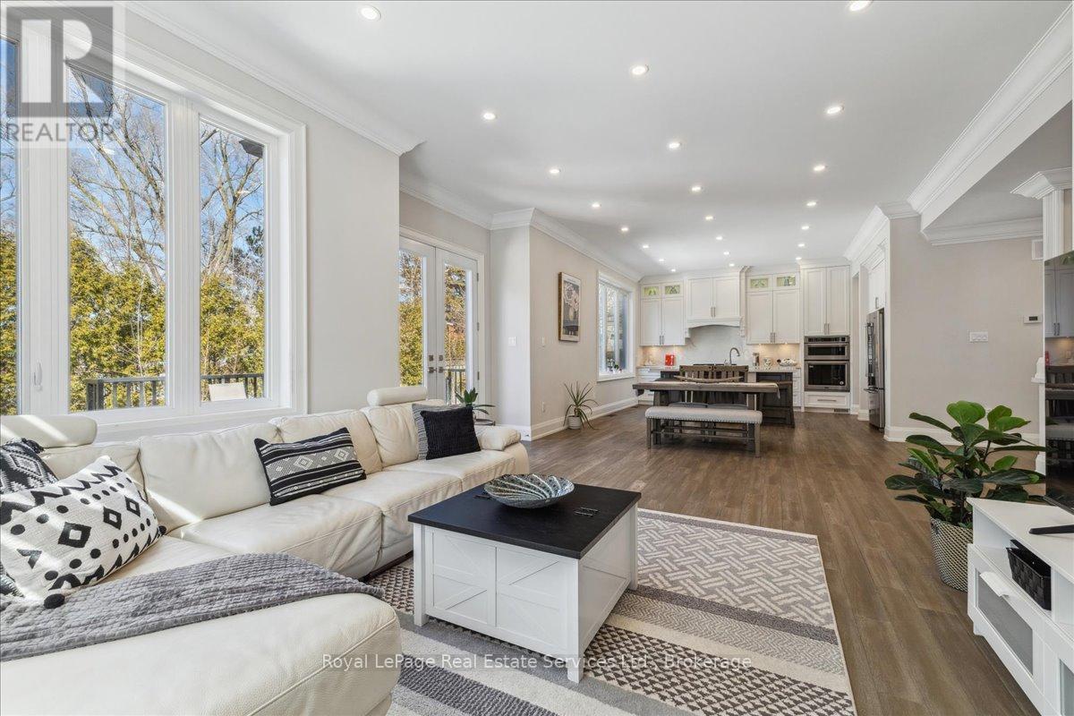 












1211 PINEGROVE ROAD

,
Oakville (WO West),




Ontario
L6L2W8

