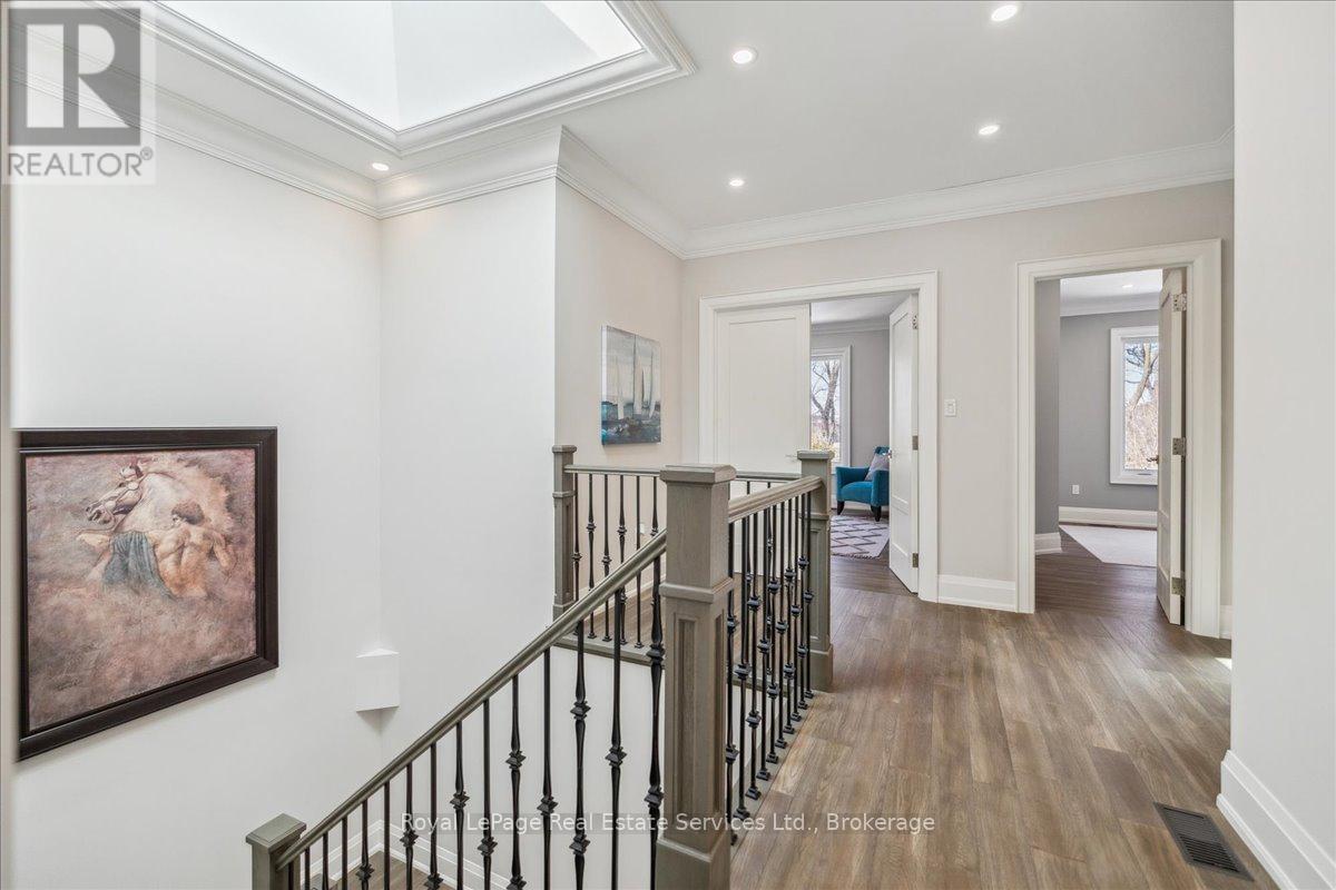 












1211 PINEGROVE ROAD

,
Oakville (WO West),




Ontario
L6L2W8

