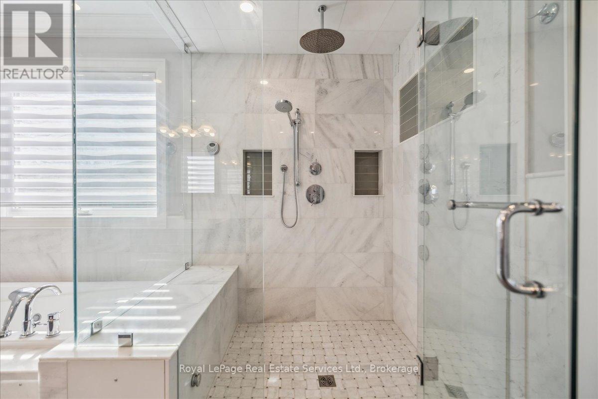 












1211 PINEGROVE ROAD

,
Oakville (WO West),




Ontario
L6L2W8


