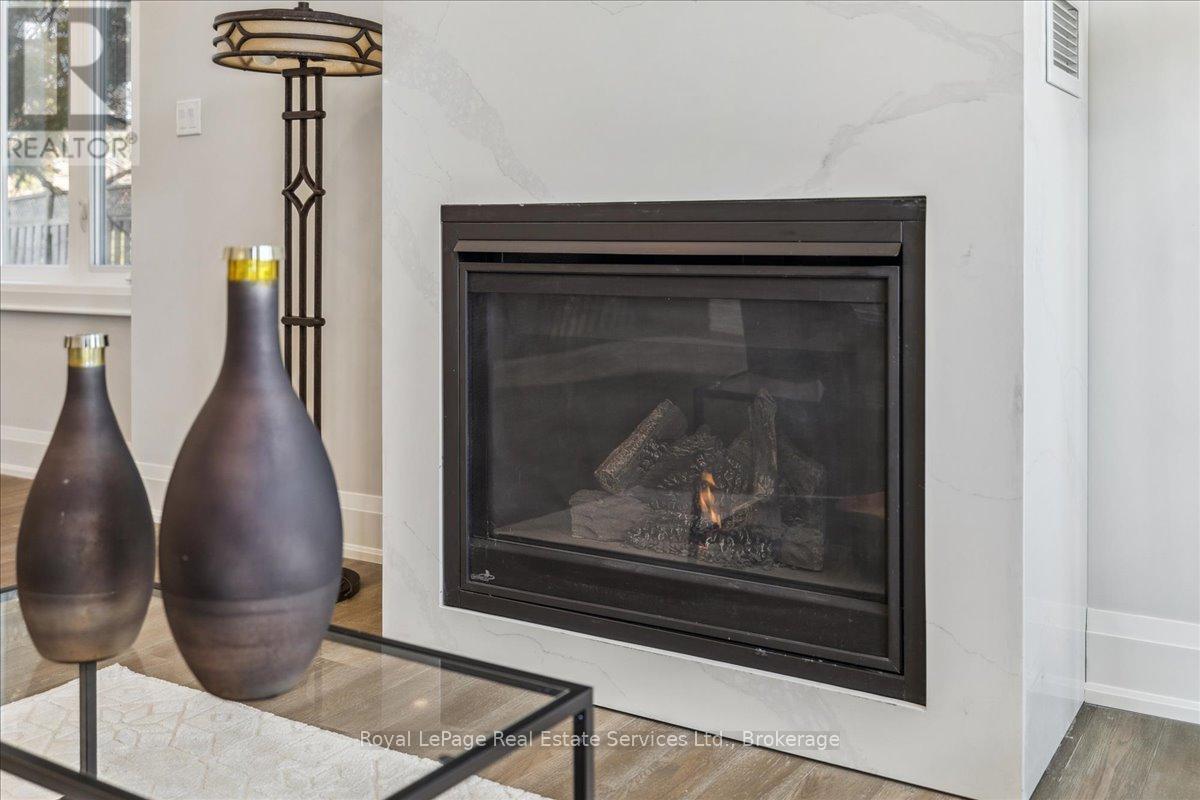 












1211 PINEGROVE ROAD

,
Oakville (WO West),




Ontario
L6L2W8

