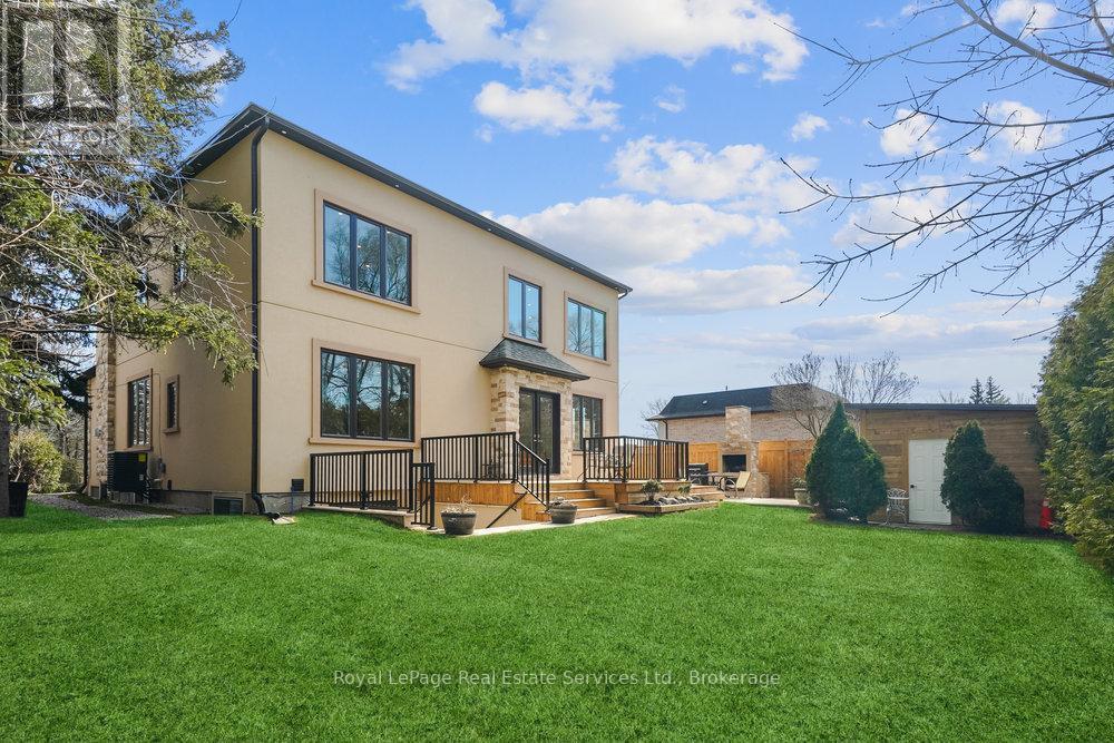 












1211 PINEGROVE ROAD

,
Oakville (WO West),




Ontario
L6L2W8

