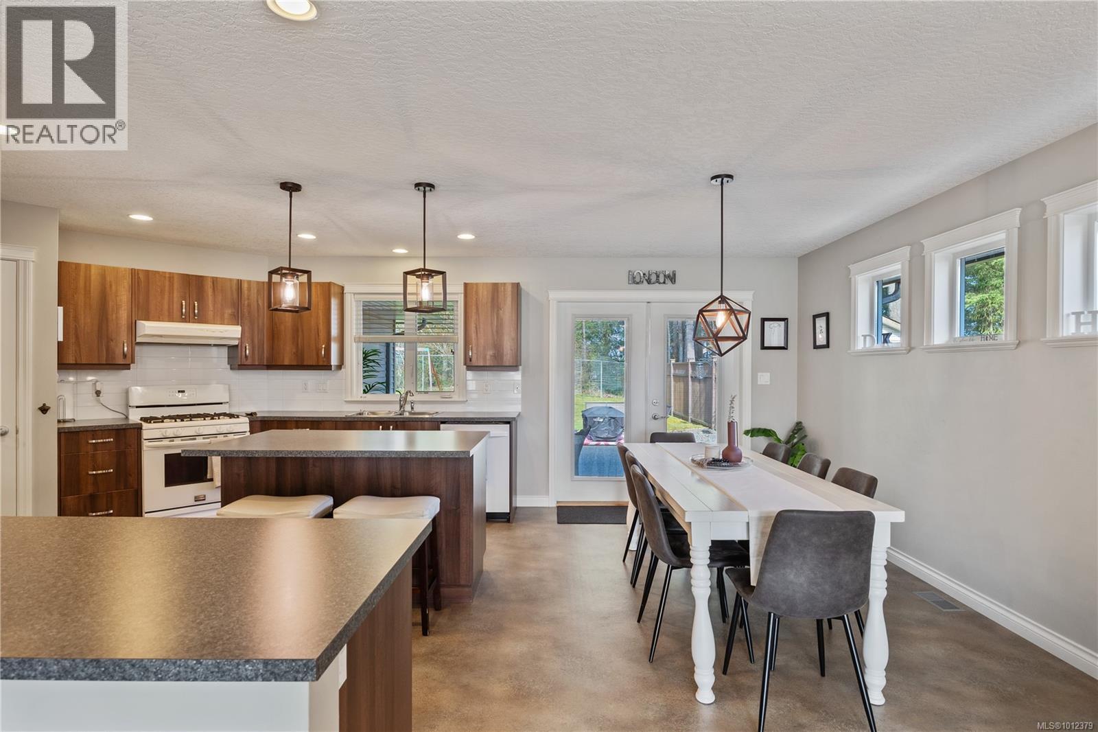












2806 Piercy Ave

,
Courtenay,




British Columbia
V9N7E3

