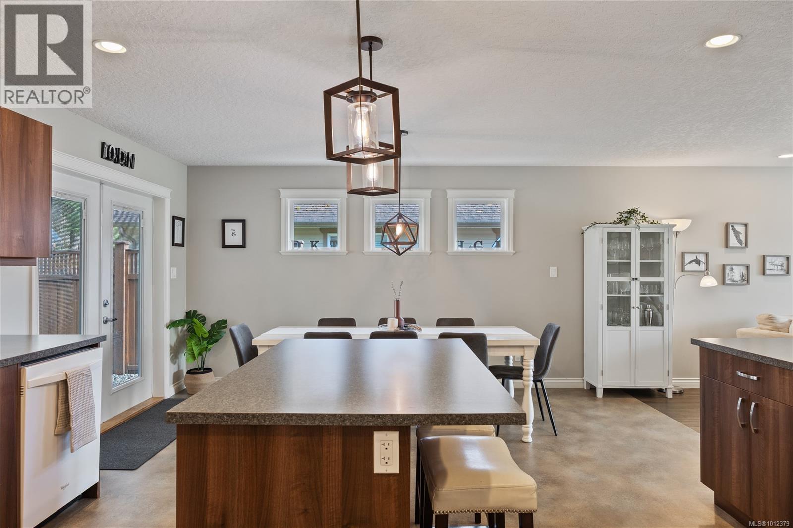 












2806 Piercy Ave

,
Courtenay,




British Columbia
V9N7E3

