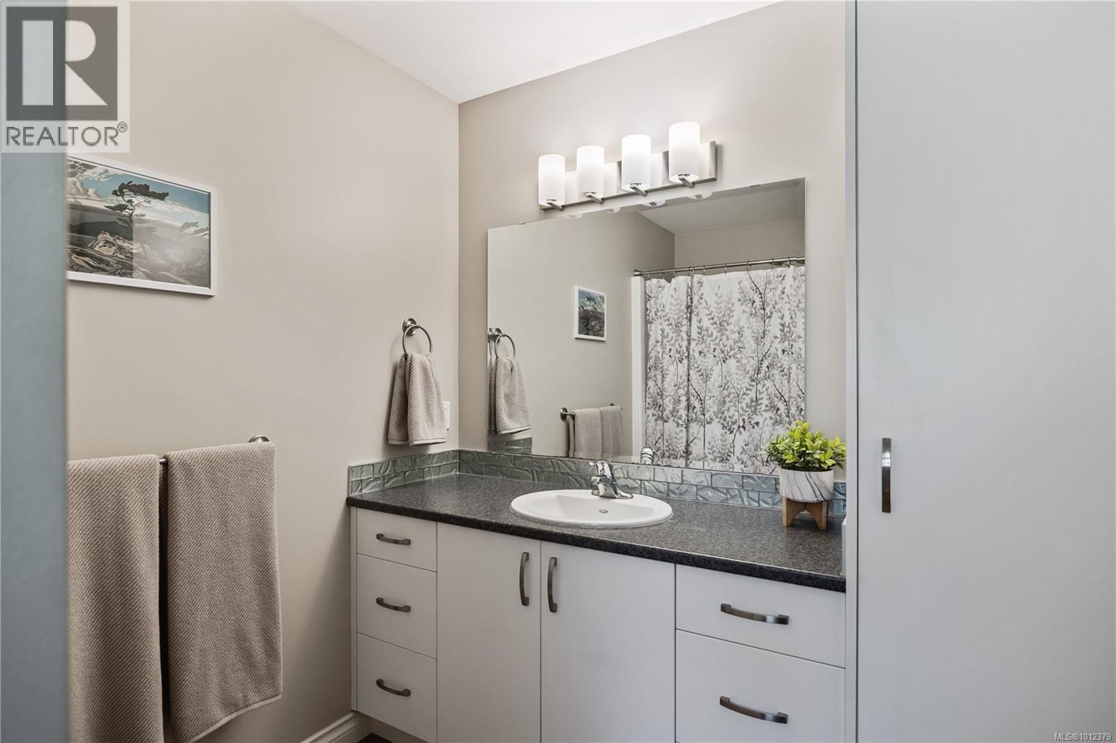 












2806 Piercy Ave

,
Courtenay,




British Columbia
V9N7E3

