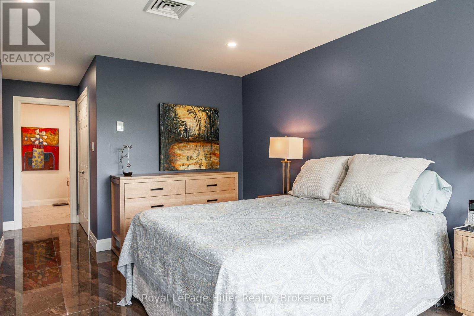 












205 - 30 FRONT STREET

,
Stratford,




Ontario
N5A7S3

