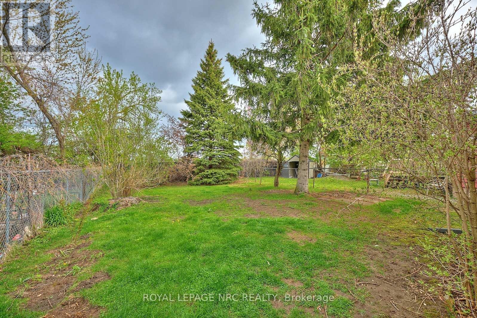 












11 BEECH STREET

,
St. Catharines (Downtown),




Ontario
L2R2B6

