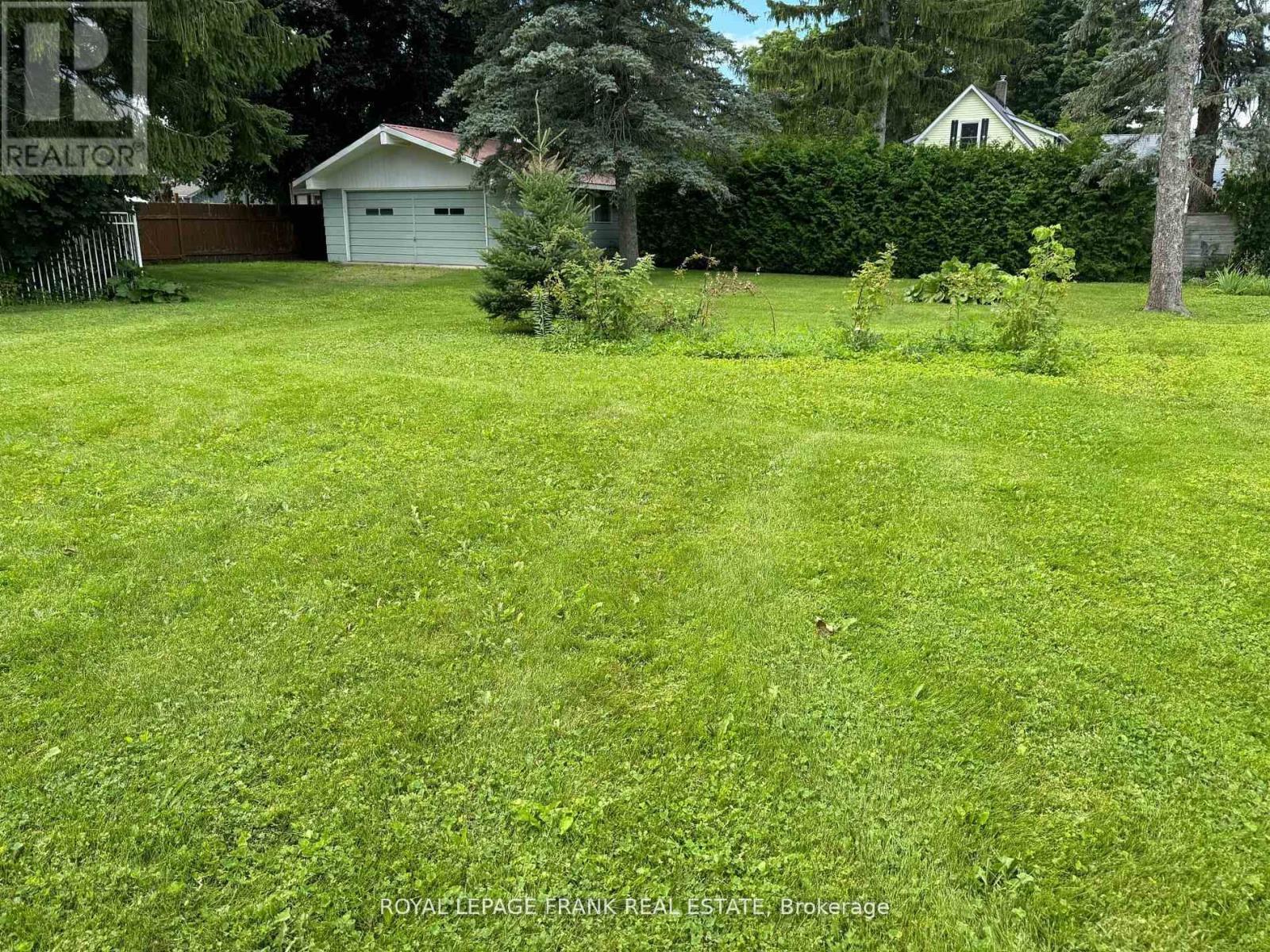 












52 COBBLEDICK STREET

,
Clarington (Orono),







Ontario
L0B1M0

