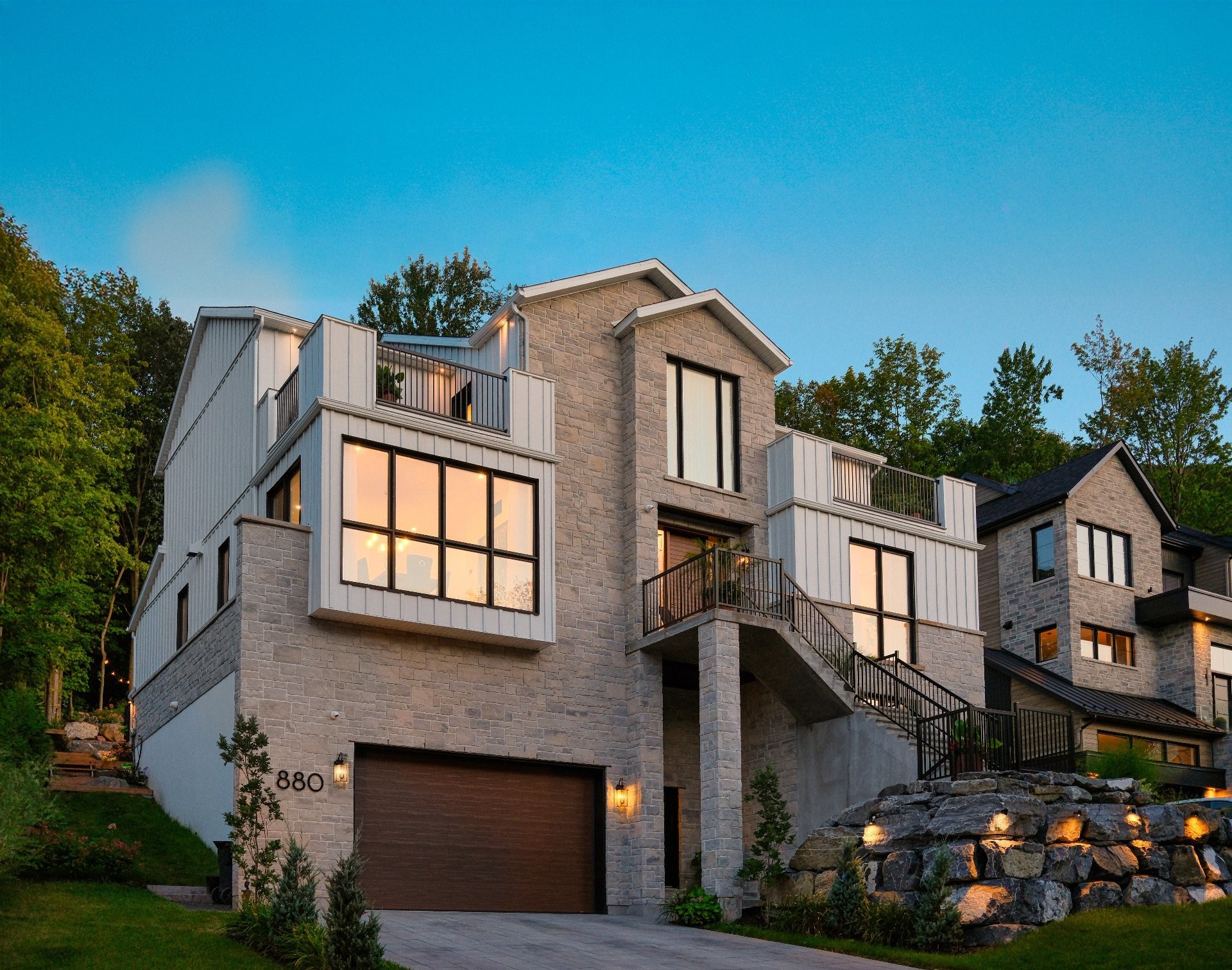 









880


Rue des Bernaches

,
Mont-Saint-Hilaire,




QC
J3H0C4

