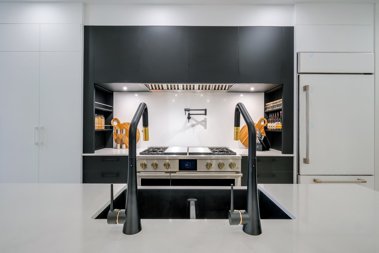 









880


Rue des Bernaches

,
Mont-Saint-Hilaire,




QC
J3H0C4

