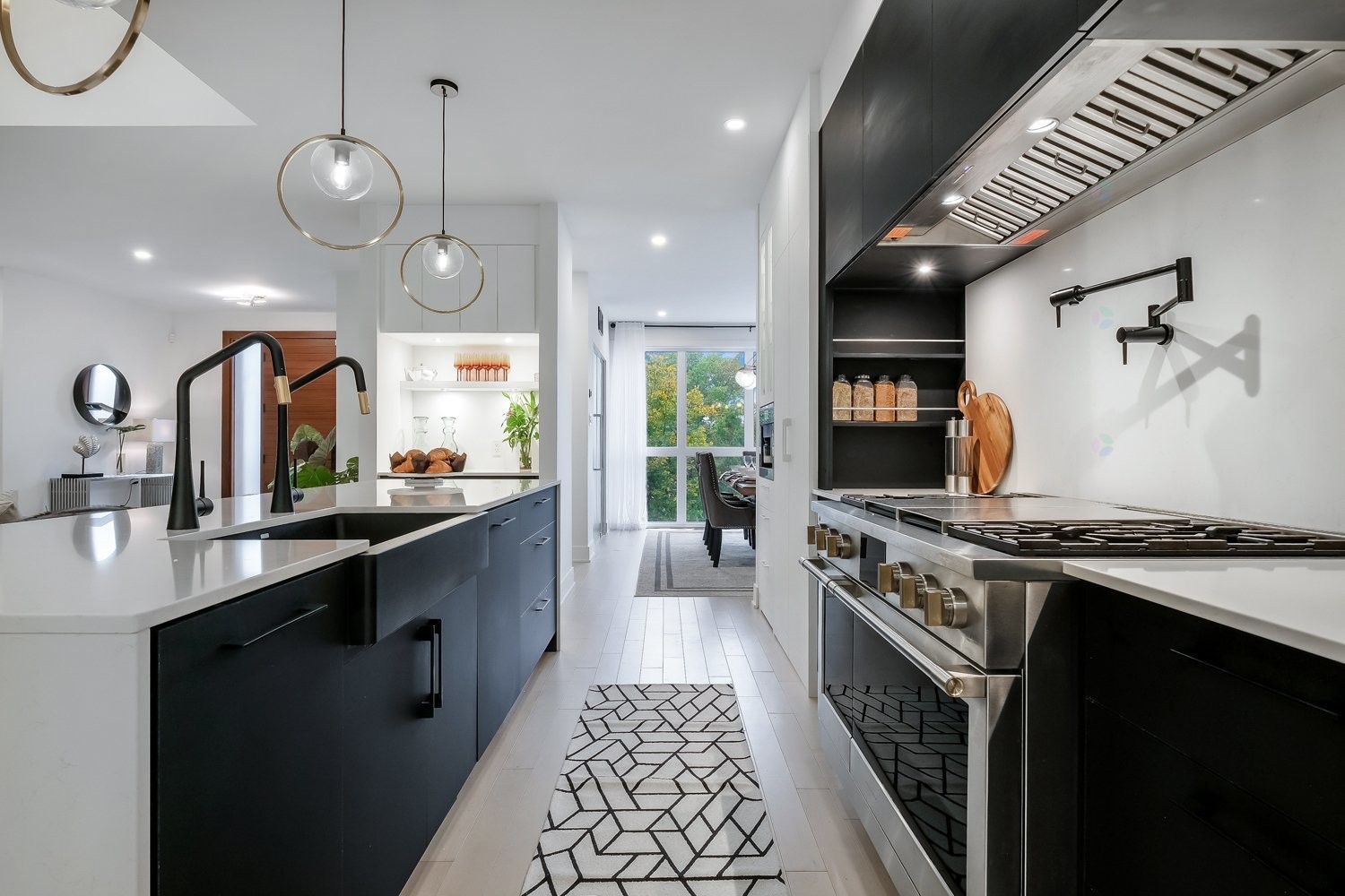 









880


Rue des Bernaches

,
Mont-Saint-Hilaire,




QC
J3H0C4

