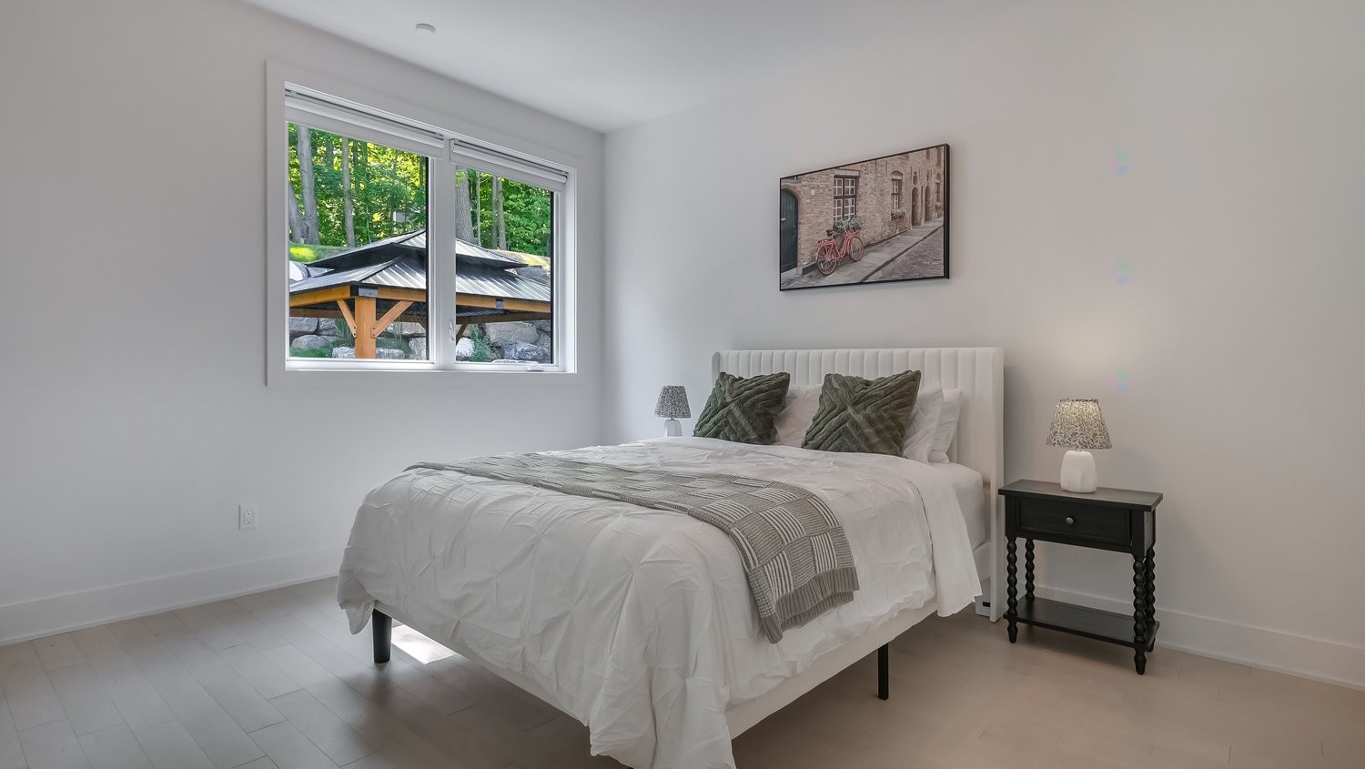 









880


Rue des Bernaches

,
Mont-Saint-Hilaire,




QC
J3H0C4

