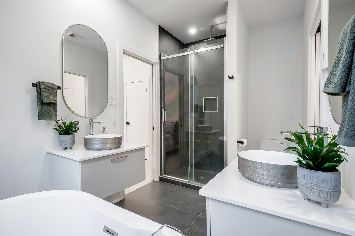 









880


Rue des Bernaches

,
Mont-Saint-Hilaire,




QC
J3H0C4

