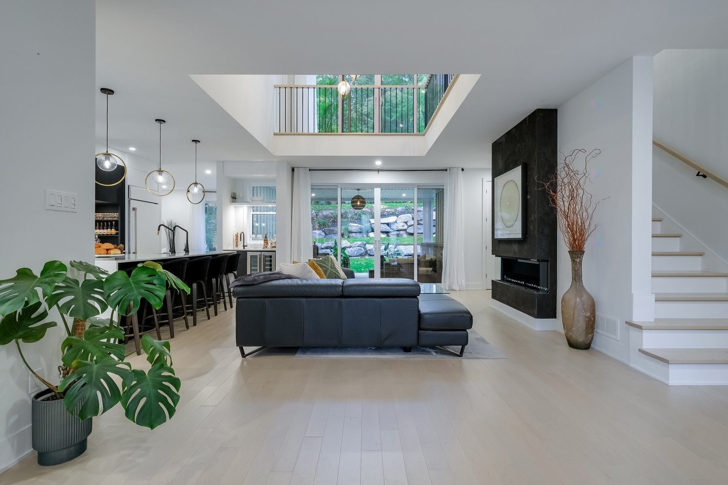 









880


Rue des Bernaches

,
Mont-Saint-Hilaire,




QC
J3H0C4

