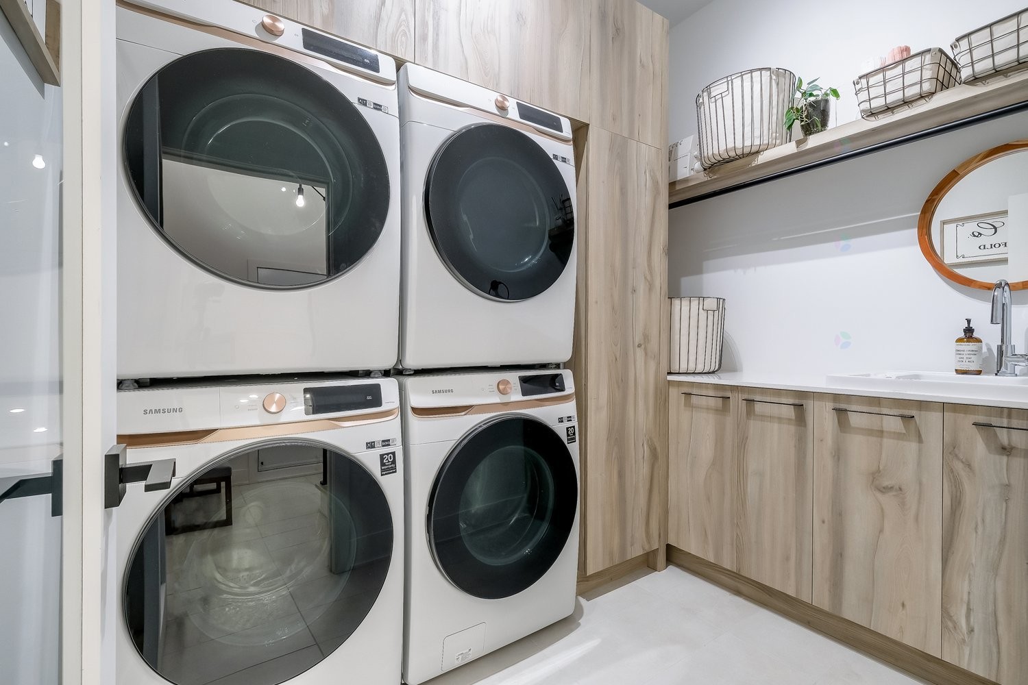 









880


Rue des Bernaches

,
Mont-Saint-Hilaire,




QC
J3H0C4

