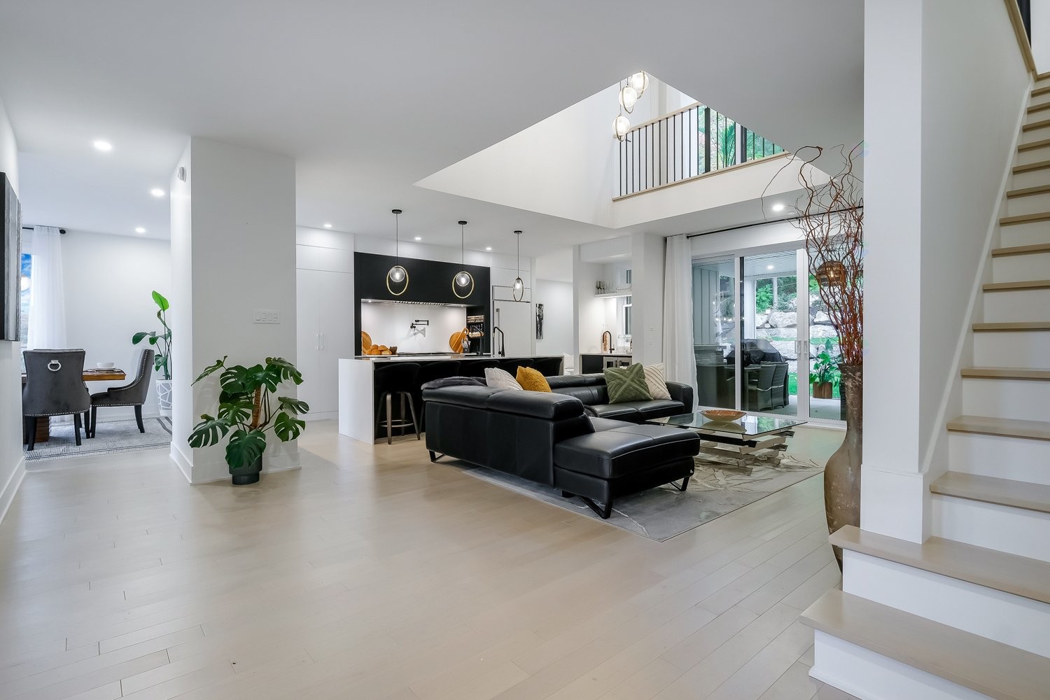 









880


Rue des Bernaches

,
Mont-Saint-Hilaire,




QC
J3H0C4

