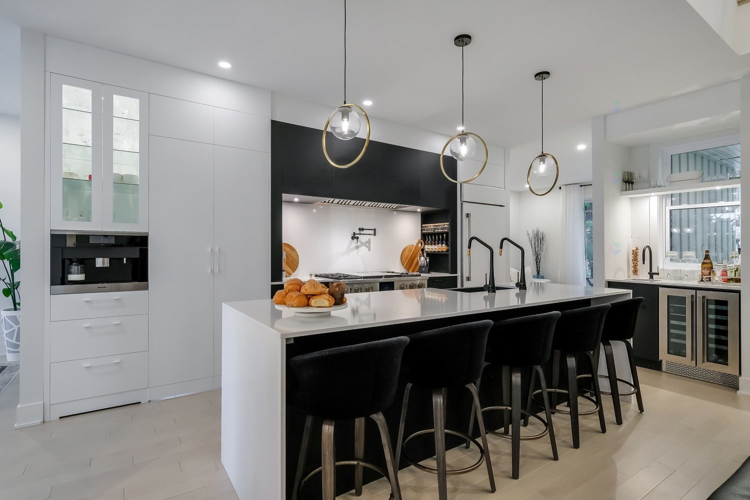 









880


Rue des Bernaches

,
Mont-Saint-Hilaire,




QC
J3H0C4

