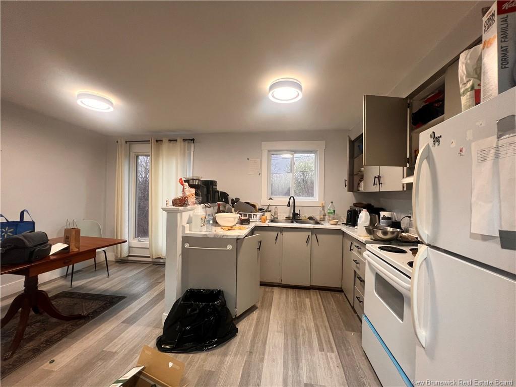 









543-545


St Anne

,
Bathurst,




NB
E2Z 2R2

