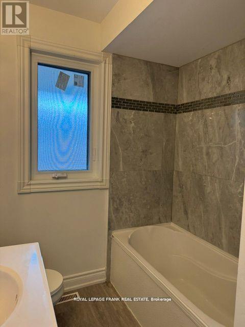 












MAIN - 181 SOUTHLAWN AVENUE

,
Oshawa (Lakeview),




Ontario
L1H3Y5

