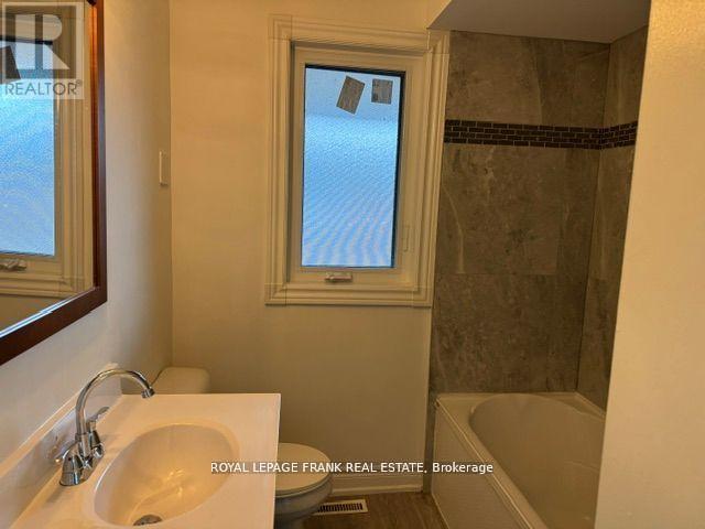 












MAIN - 181 SOUTHLAWN AVENUE

,
Oshawa (Lakeview),




Ontario
L1H3Y5

