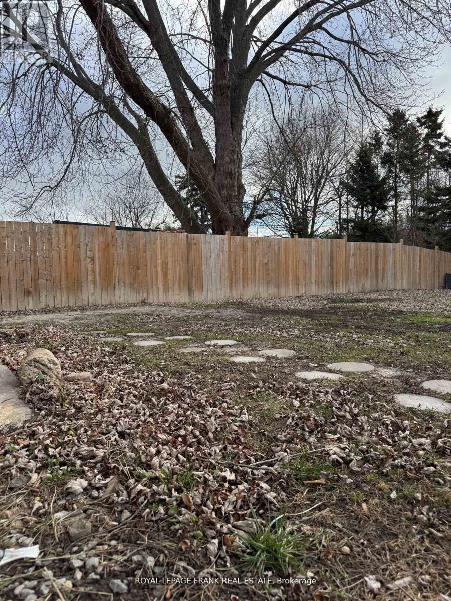 












MAIN - 181 SOUTHLAWN AVENUE

,
Oshawa (Lakeview),




Ontario
L1H3Y5

