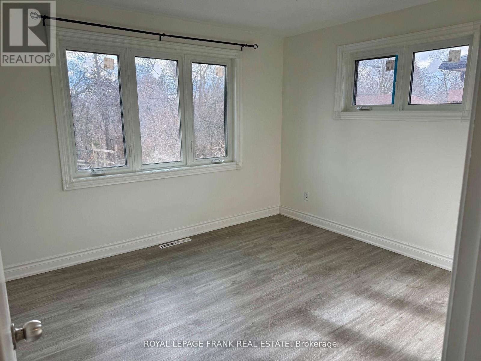 












MAIN - 181 SOUTHLAWN AVENUE

,
Oshawa (Lakeview),




Ontario
L1H3Y5

