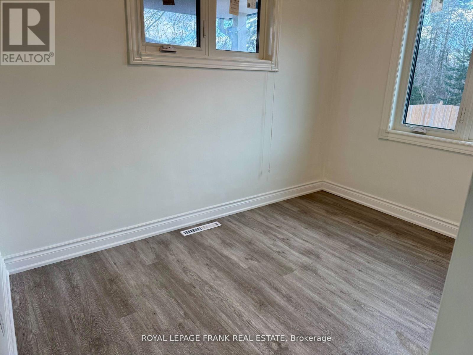 












MAIN - 181 SOUTHLAWN AVENUE

,
Oshawa (Lakeview),




Ontario
L1H3Y5

