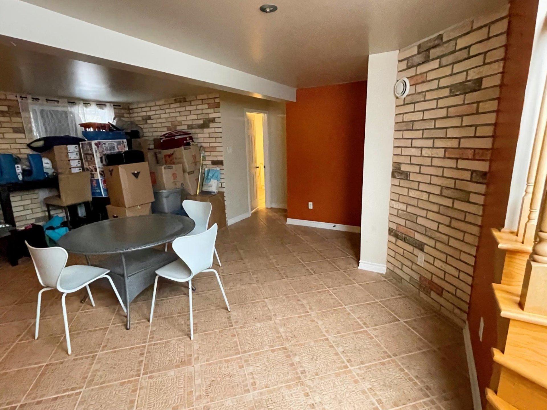 









52


Rue Ross

,
Saint-Jean-sur-Richelieu,




QC
J2W2B5

