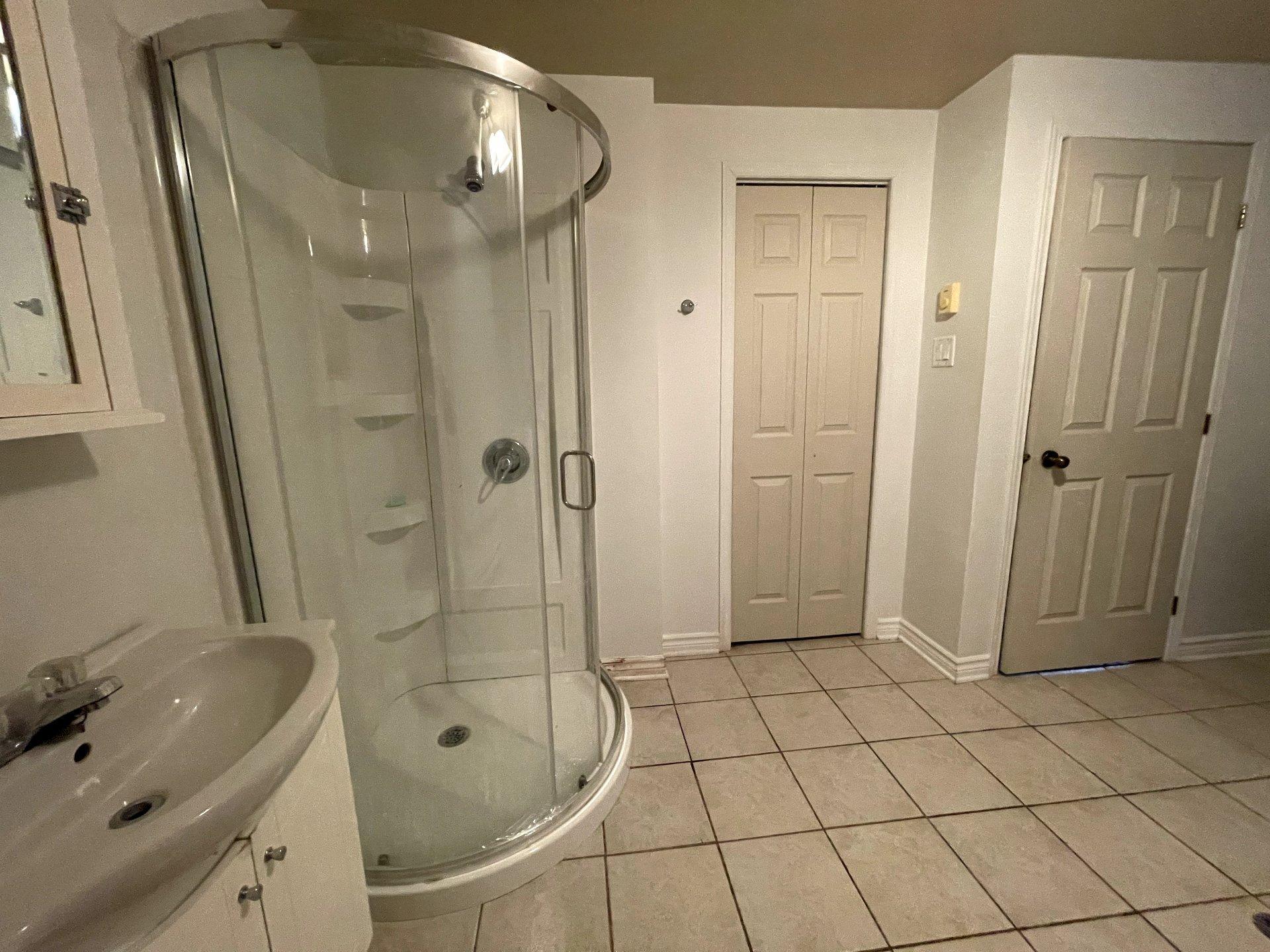 









52


Rue Ross

,
Saint-Jean-sur-Richelieu,




QC
J2W2B5

