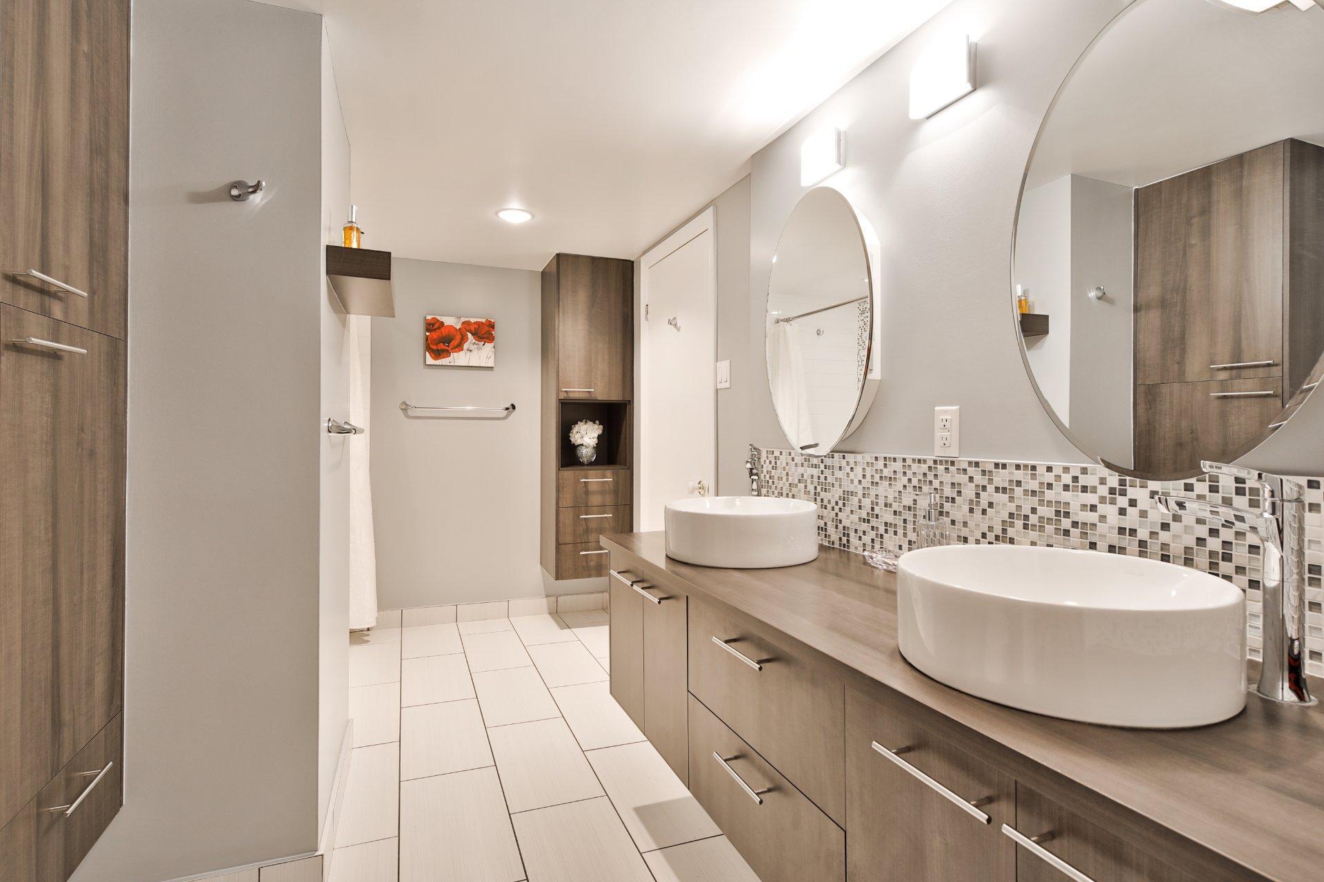 









7060


Av. Giraud

, 106,
Montréal (Anjou),




QC
H1J2J7

