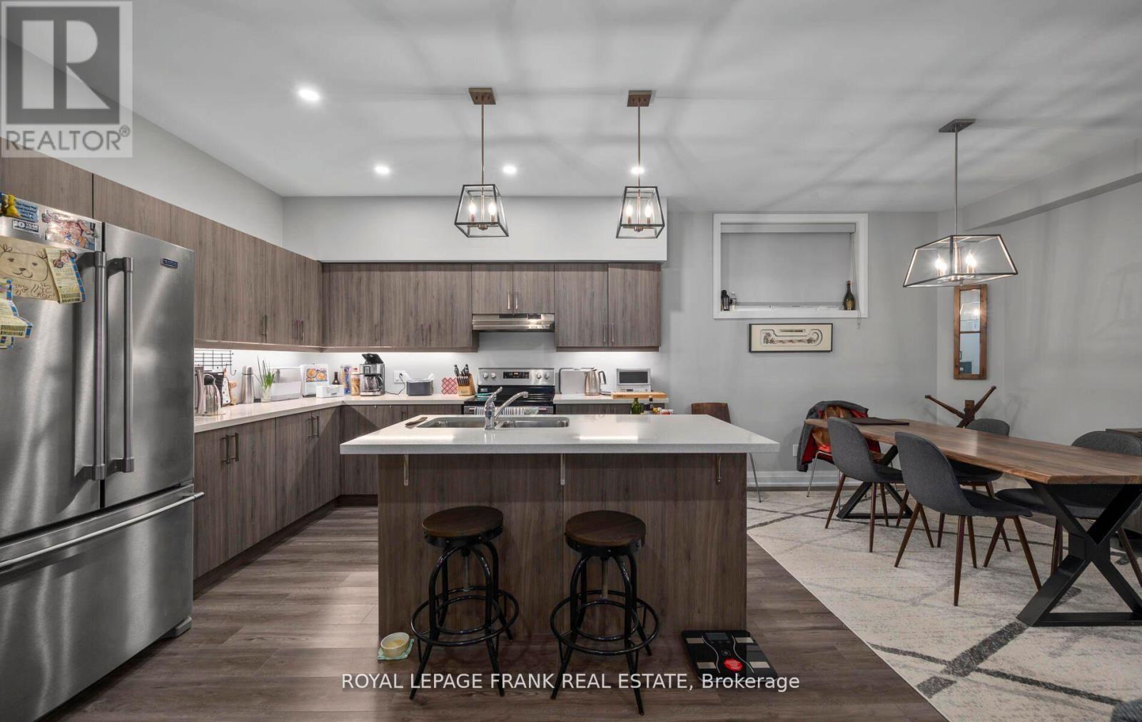 












16040 SIMCOE STREET

,
Scugog (Port Perry),




Ontario
L9L1S7

