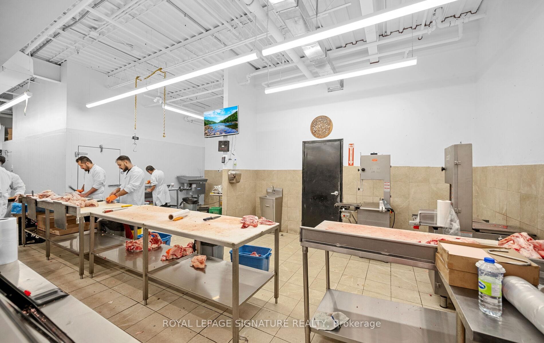 









3200


Erin Mills

Parkway, 1A,
Mississauga,




ON
L5L 1W8

