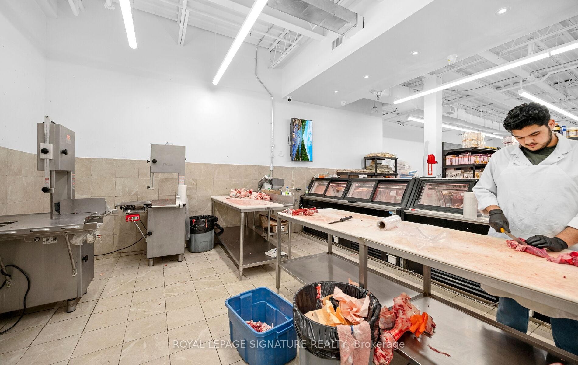 









3200


Erin Mills

Parkway, 1A,
Mississauga,




ON
L5L 1W8

