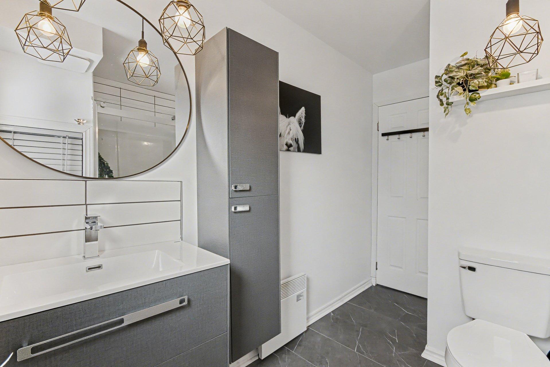 









3950


Boul. Sir-Wilfrid-Laurier

, 316,
Longueuil (Saint-Hubert),




QC
J3Y5Y9

