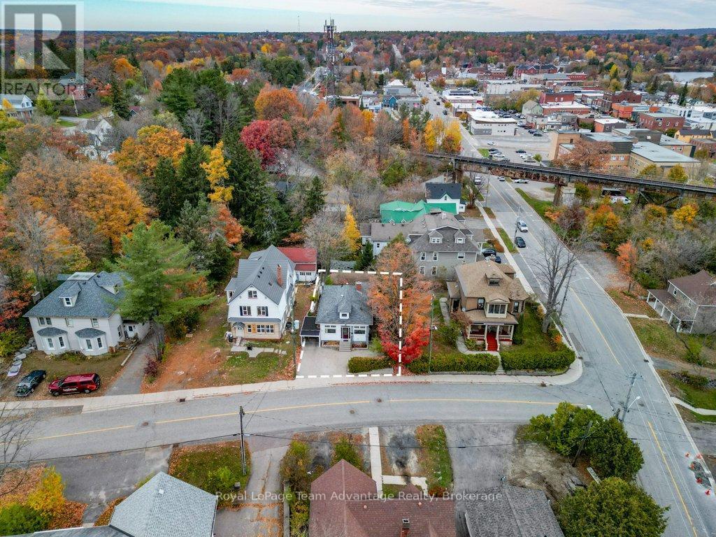 












3 BELVEDERE AVENUE

,
Parry Sound,




Ontario
P2A1Z8

